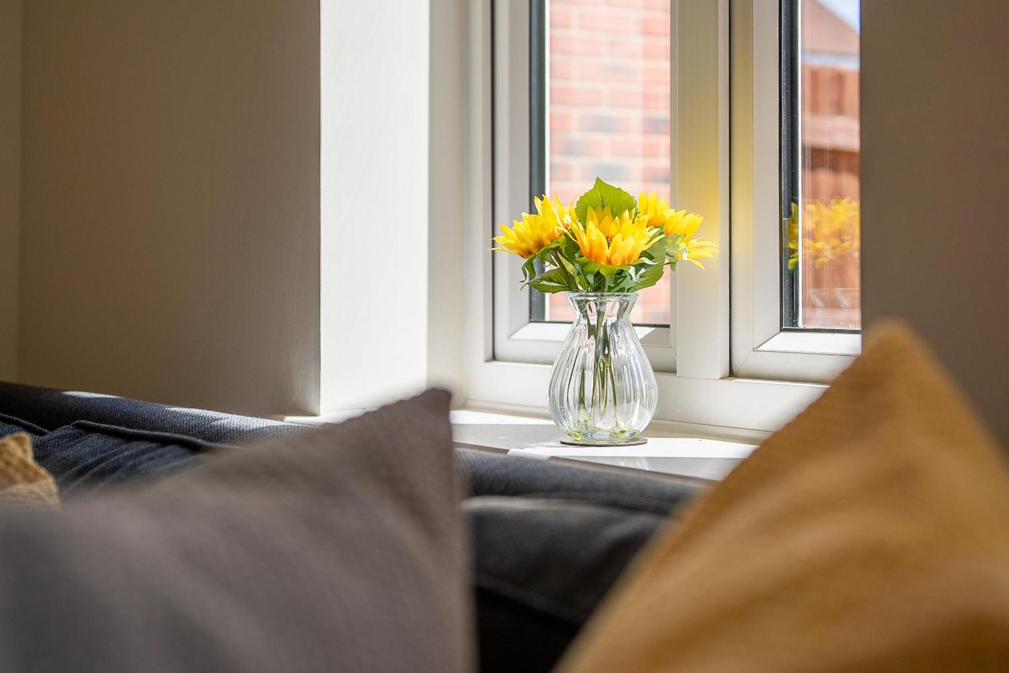 Spacious 4 Bedroom, Perfect For Contractors, Families, Private Parking Royal Wootton Bassett Kültér fotó